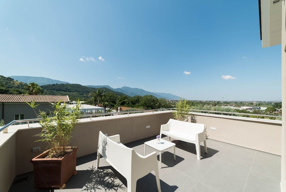 Likò Resort Deluxe Double Room 9