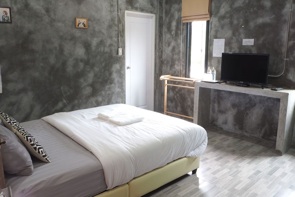 Ban Kaeng Resort Standard Room 8