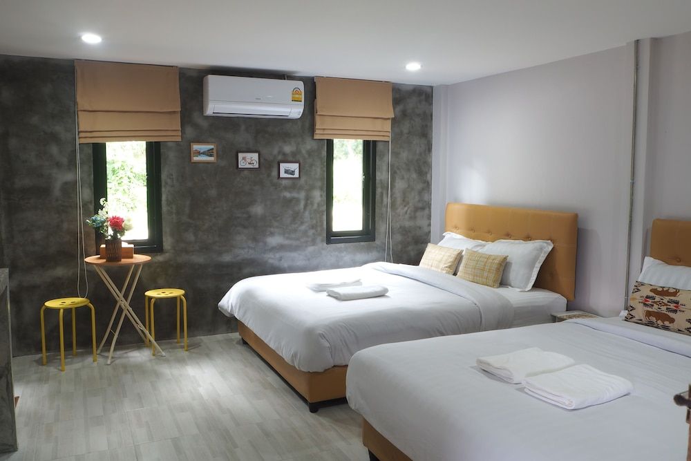 Ban Kaeng Resort Quadruple Room 4