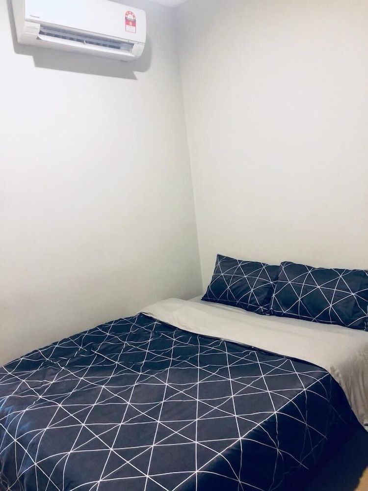 Lunas Homestay by Yolodge Double Room 3