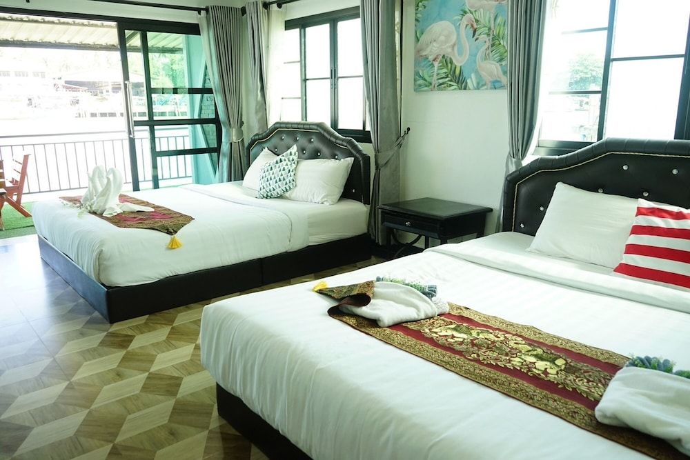Chaiyai River Front Hotel Family Suite 5