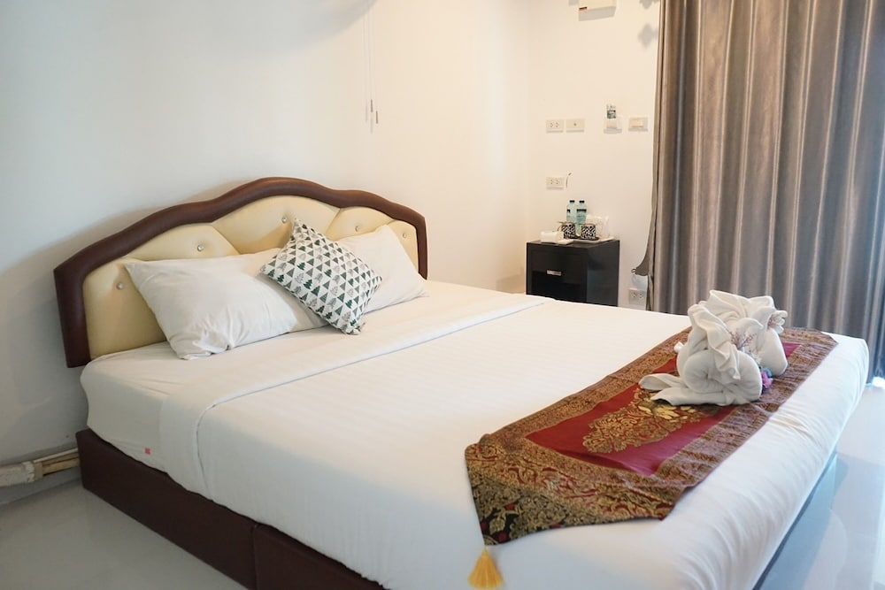 Chaiyai River Front Hotel Family Suite 7