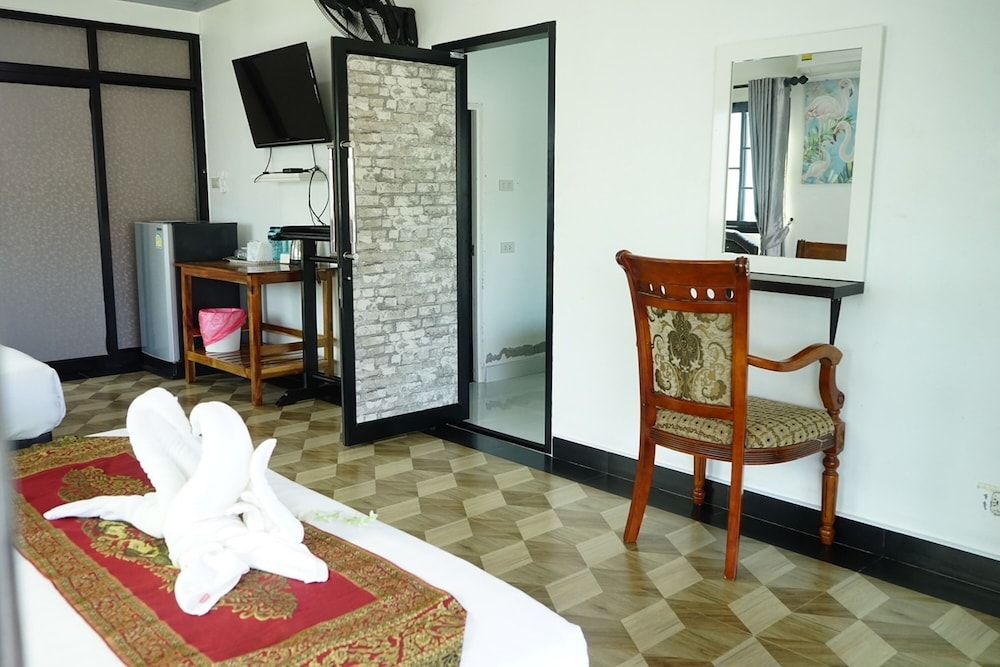 Chaiyai River Front Hotel Family Suite 23