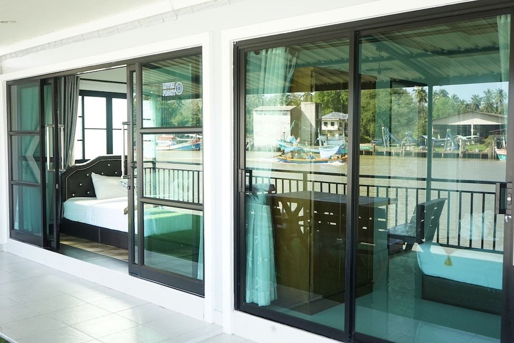 Chaiyai River Front Hotel Family Suite 12