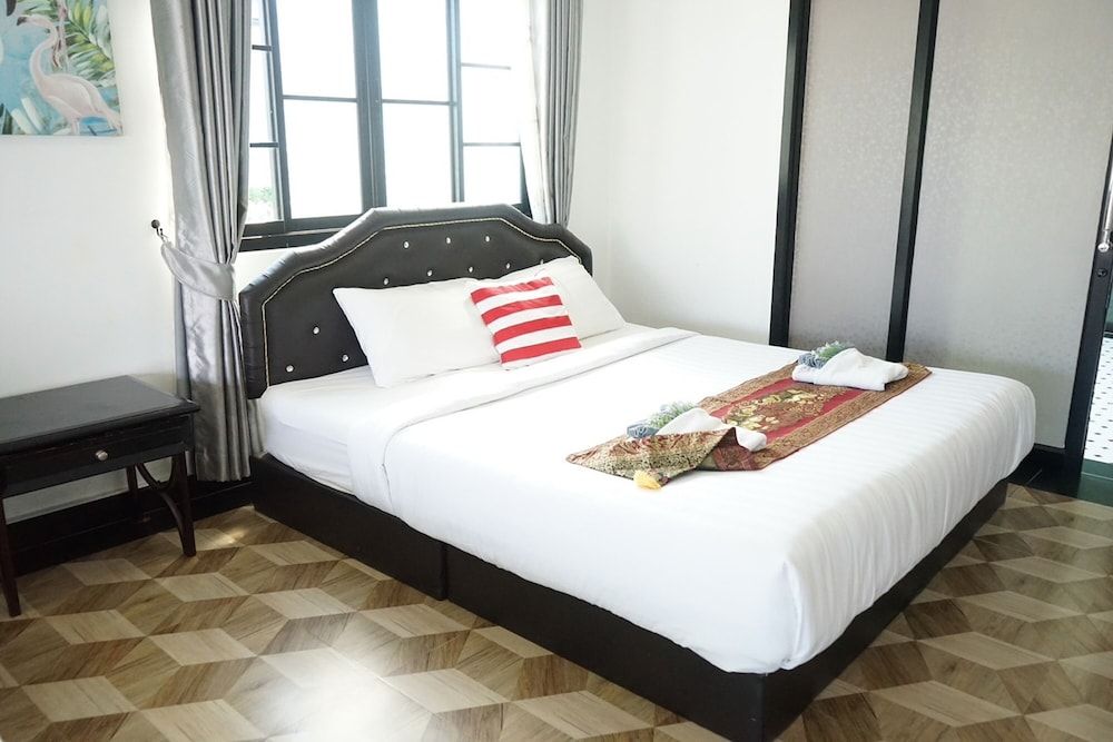 Chaiyai River Front Hotel Family Suite 10