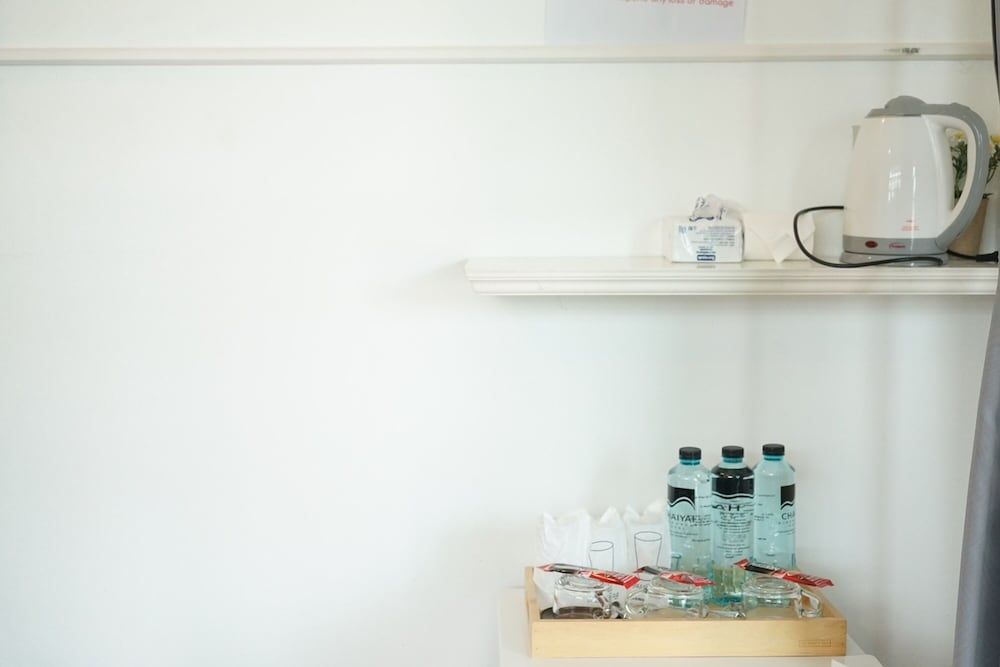 Chaiyai River Front Hotel Deluxe Triple Room 9