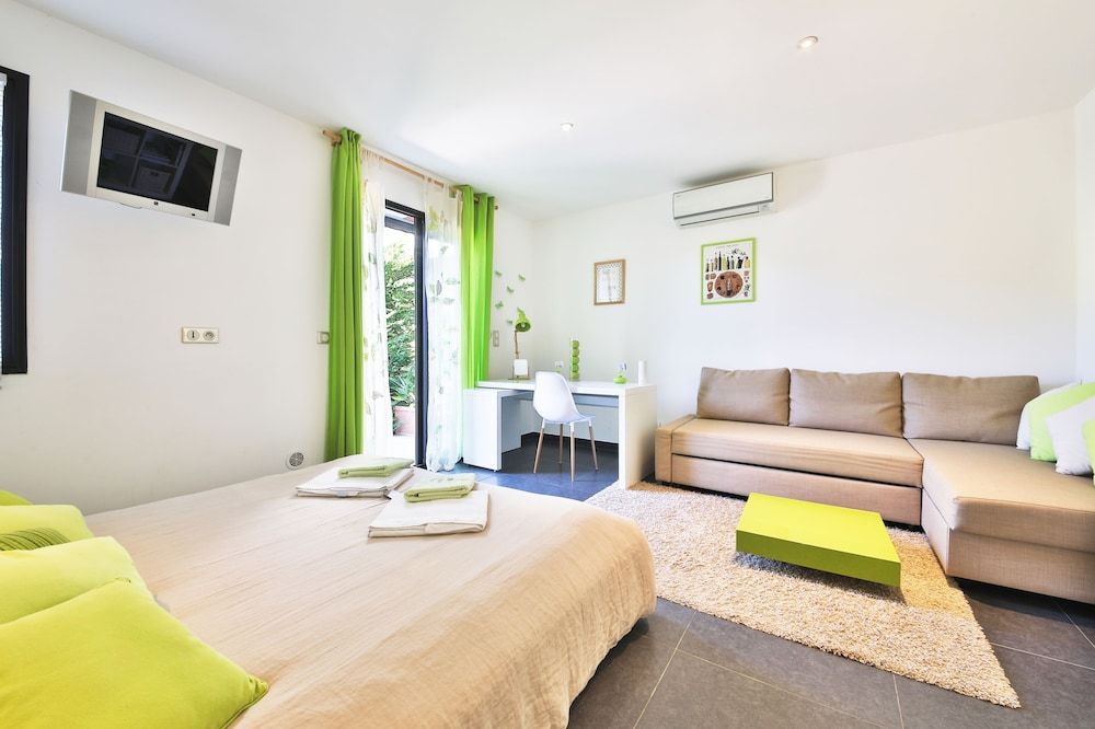 Superior Double Room (La Vert Anis)
