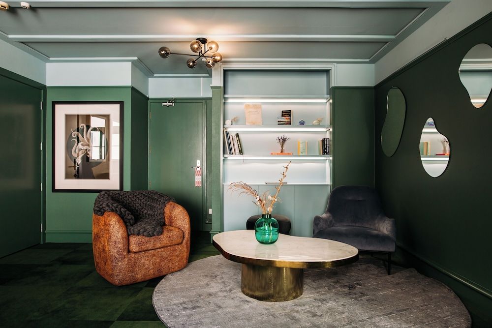 undefined The Central Hotel Queenstown, A Naumi Chapter 9