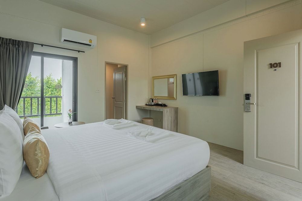 ANGPAO HOTEL Superior Room, 1 King Bed, Ground Floor 4