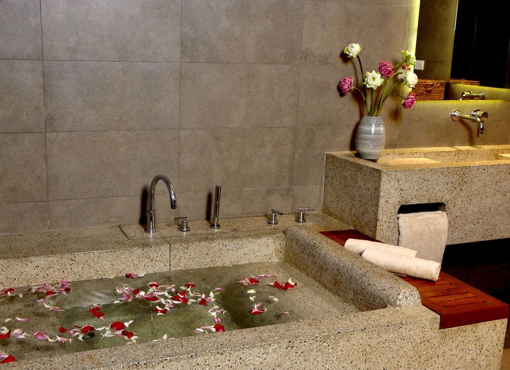 Indra Hotel Junior Studio Suite 9