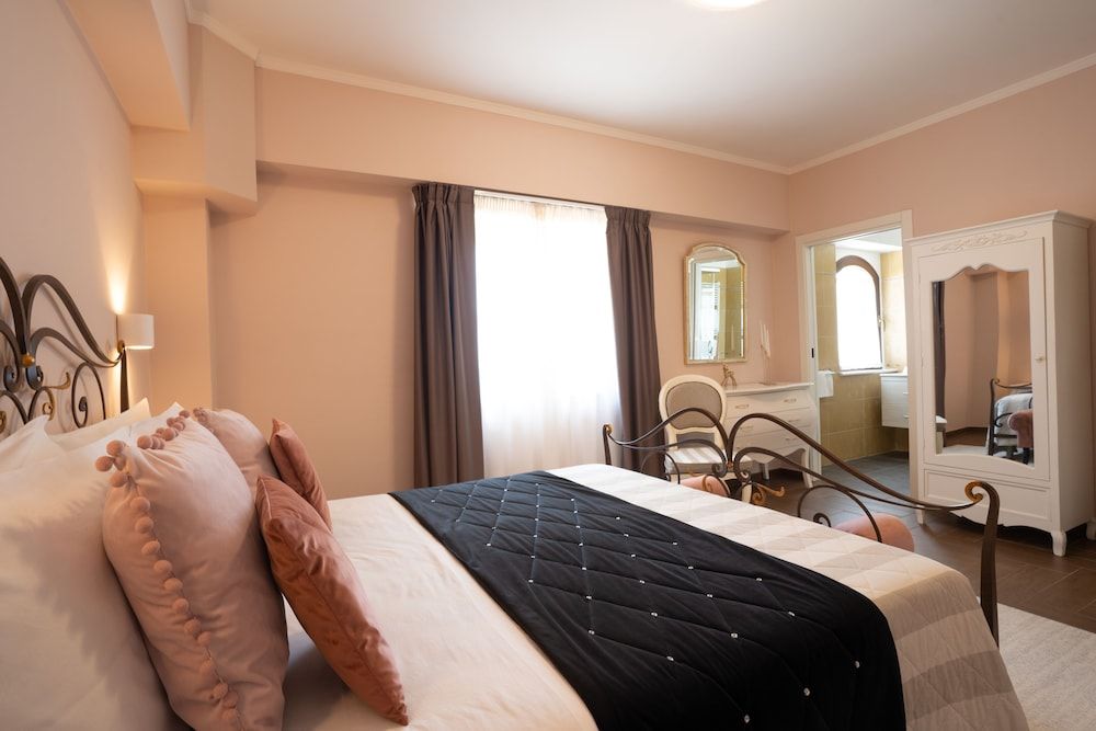 Il Castellaccio Deluxe Room, 1 Double Bed 4