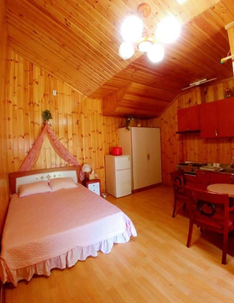 Nadeuli Pension Room 8