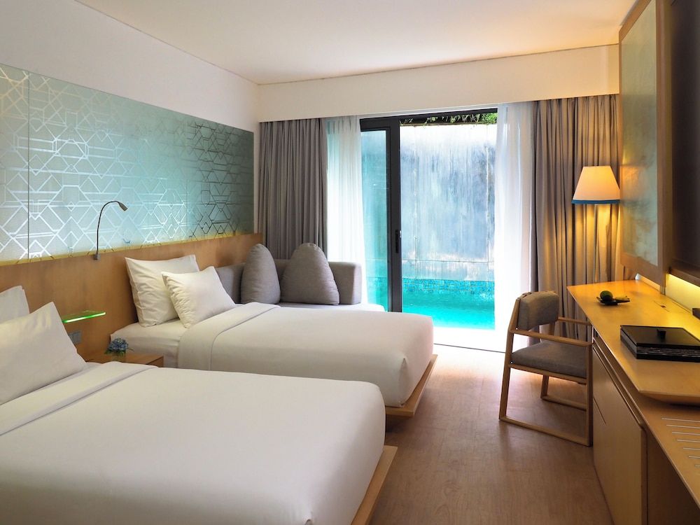 Deluxe Twin Room with Pool Access