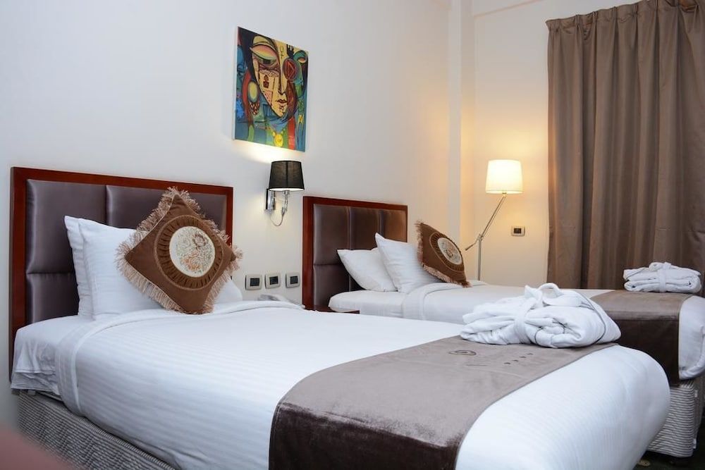 Kenenisa Hotel Standard Twin Room