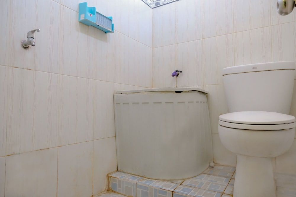 Super OYO 1759 Family Residence Double Room 13