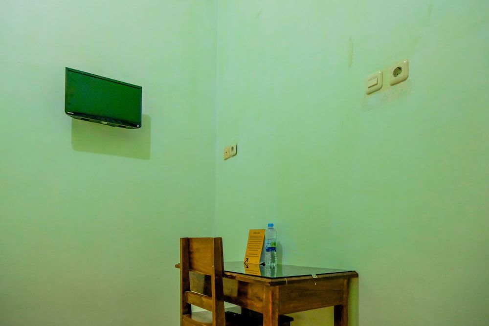 Super OYO 1759 Family Residence Double Room 12