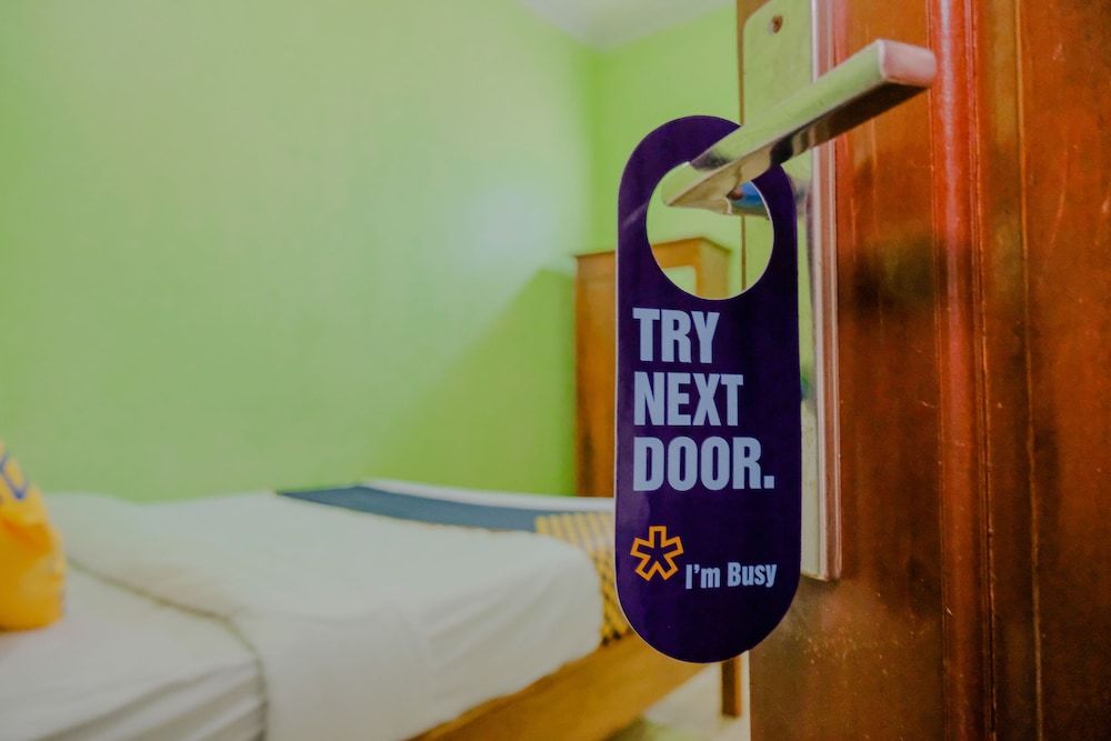 Super OYO 1759 Family Residence Double Room 4