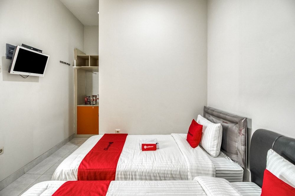 Twin Room (RedDoorz)
