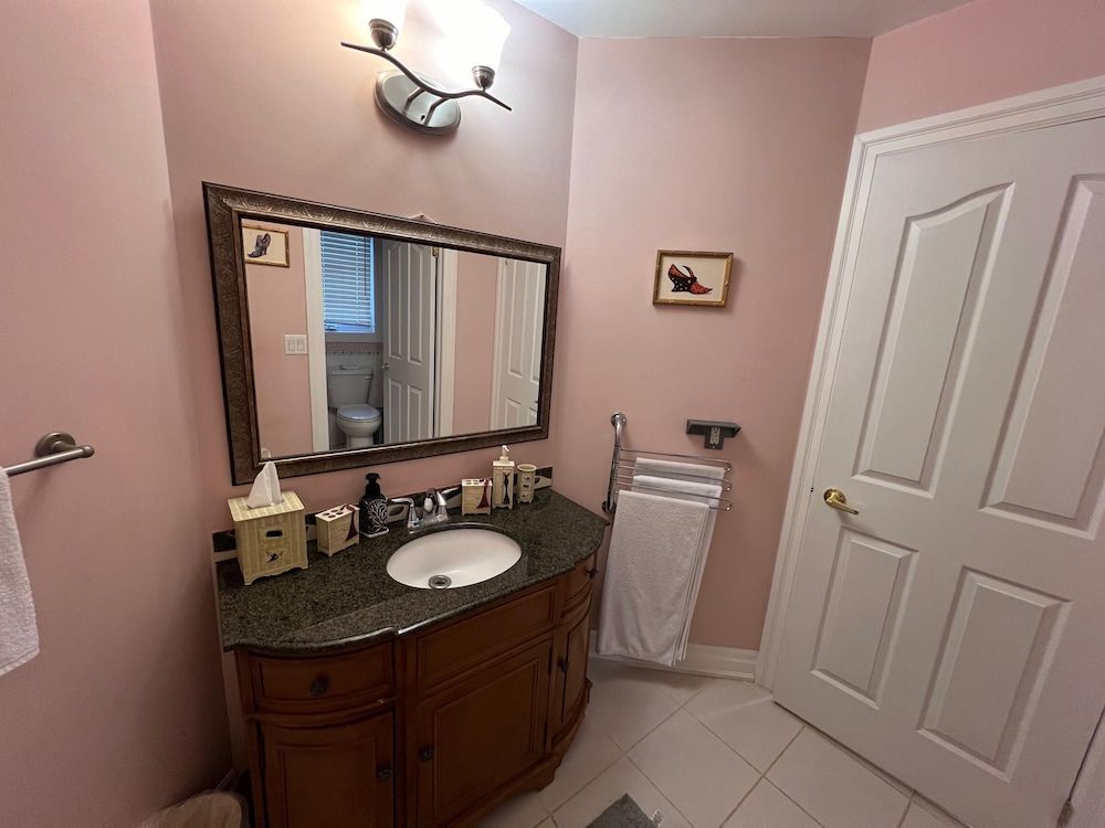 Malak Bnb Family Room, 2 Queen Beds, Private Bathroom 4