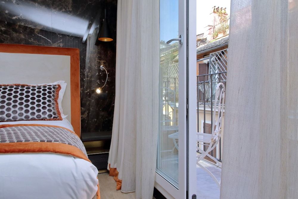 undefined HELMIRAGE PIAZZA DI SPAGNA SUITE 3