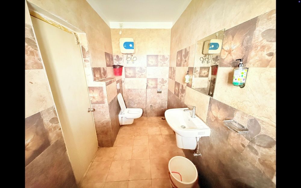 PARADISE PREMIUM Deluxe Double Room 21