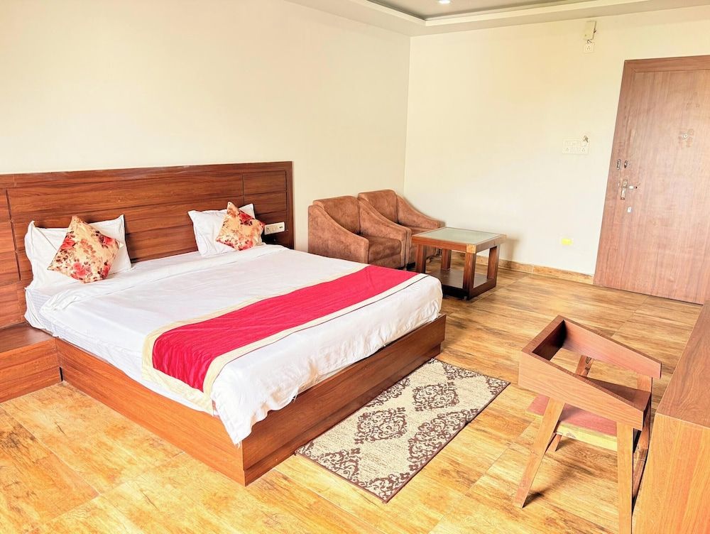 PARADISE PREMIUM Deluxe Double Room 11