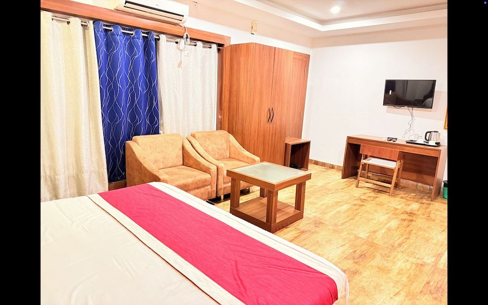 PARADISE PREMIUM Deluxe Double Room 10