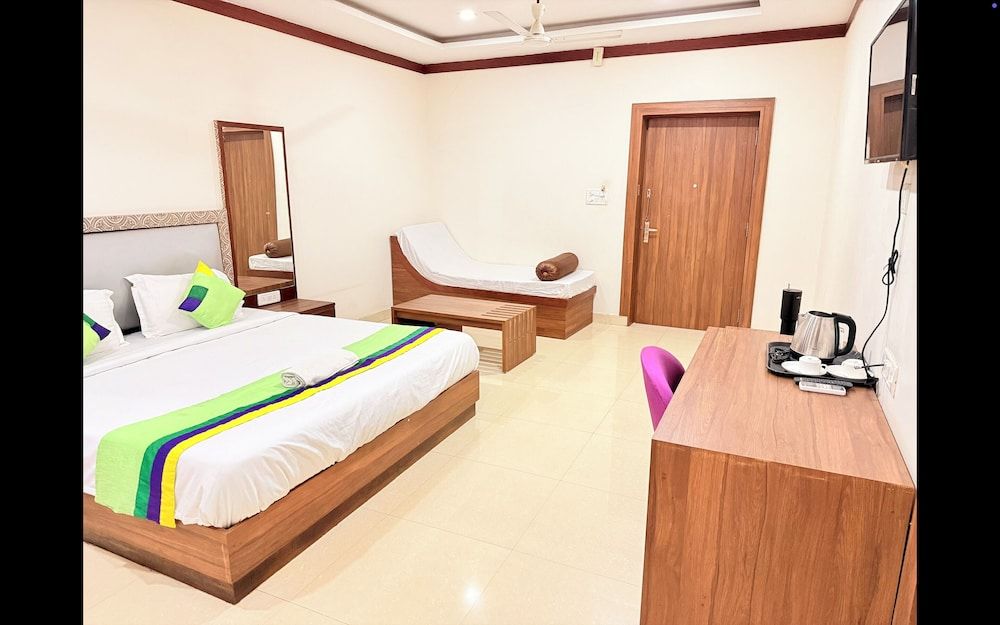 PARADISE PREMIUM Deluxe Double Room 13