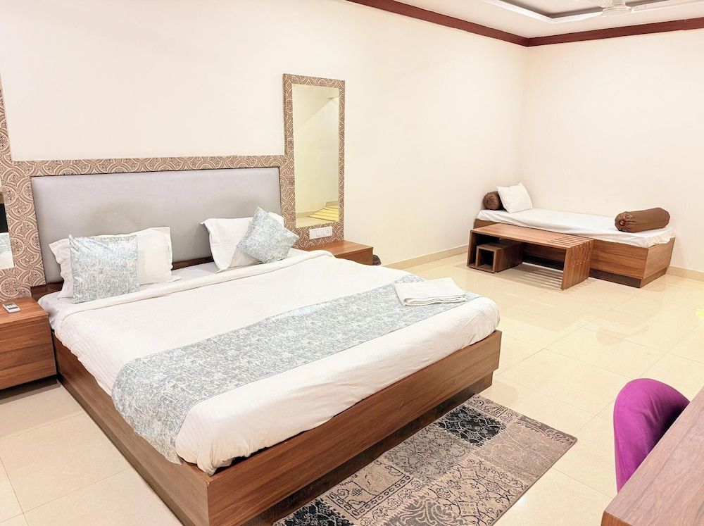 PARADISE PREMIUM Deluxe Double Room 2