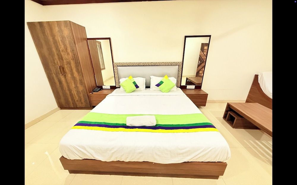 PARADISE PREMIUM Deluxe Double Room 15