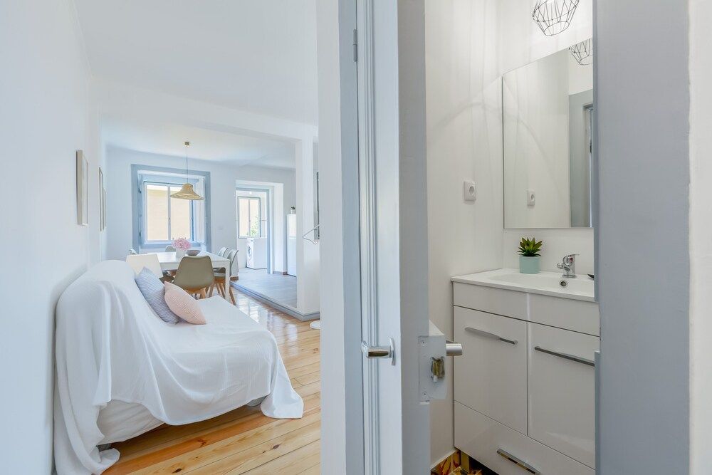 Alfama, Bright Spacious W/ Terrace Apartment, By TimeCooler Apartment, 3 Bedrooms 39