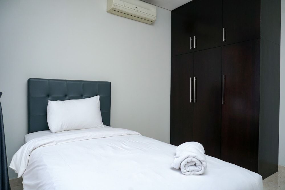 undefined Luxury 2BR at The Empyreal Condominium Epicentrum Apartment 5