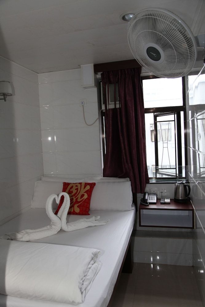 Pay-Less Guest House - Hostel Double Room 4