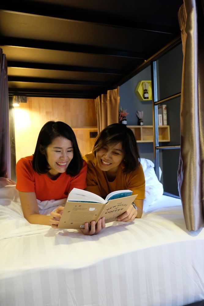 Ray Coffee Bar & Hostel - Adults Only