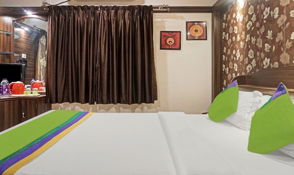 Treebo Trend Excellent Home Deluxe Double Room 7