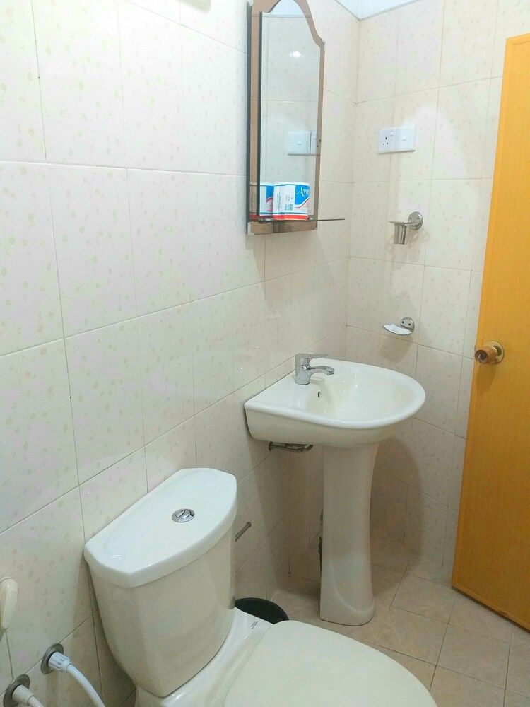 undefined 59B Rest Inn Ella 10