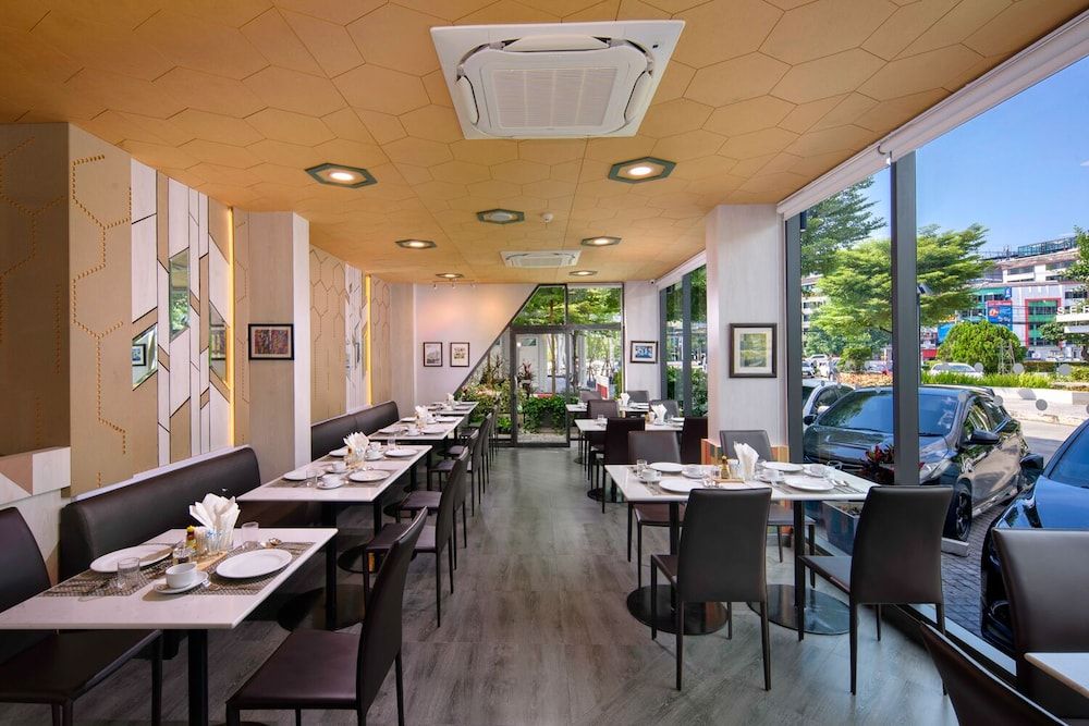 undefined Prime Square Hotel 6