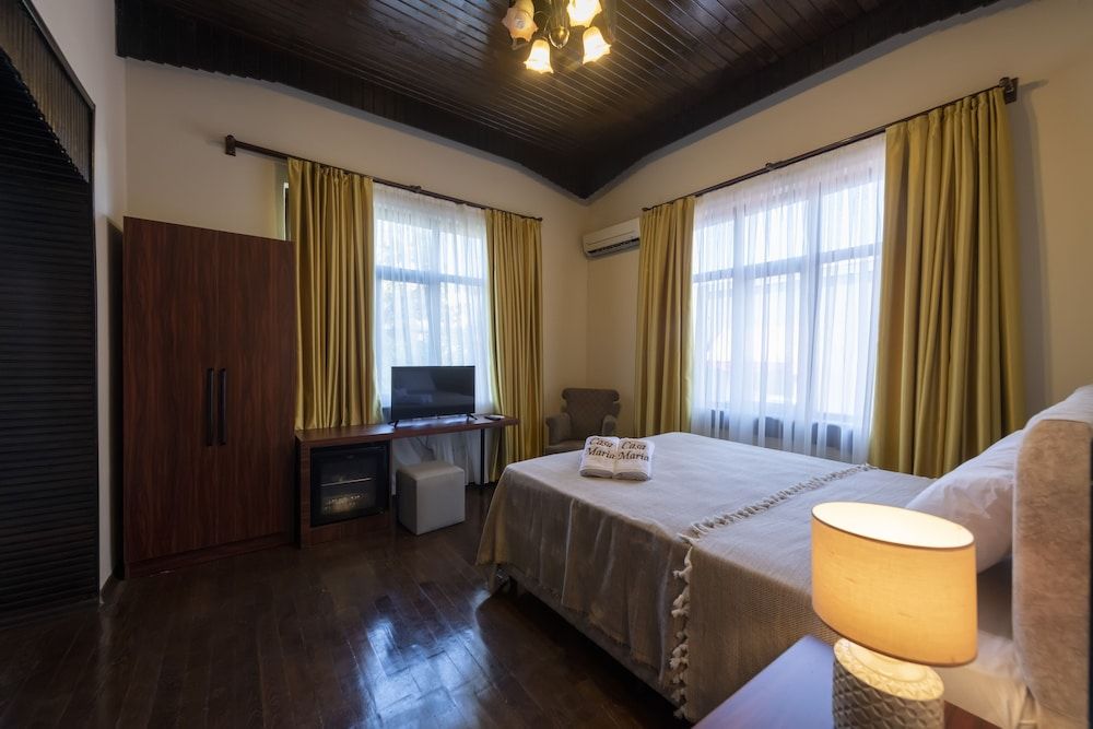 Casa Maria Hotel Grand Triple Room 2