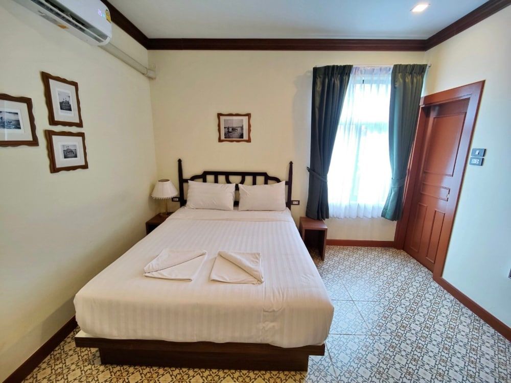 Baan Chao Khun Hotel Superior Room, 1 Queen Bed 3