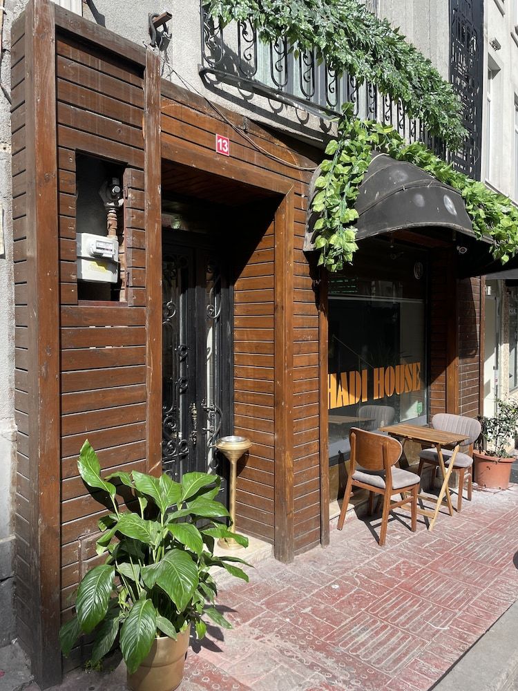 undefined shadi house 4
