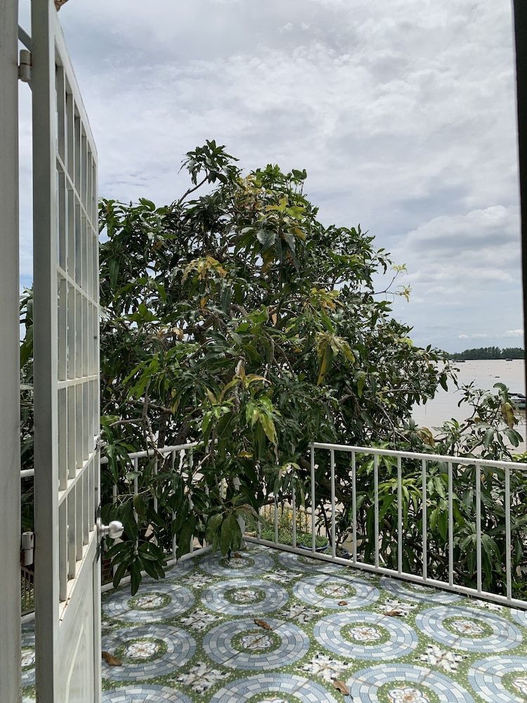 Island Homestay Standard Double Room, 1 Bedroom, Non Smoking, River View 8