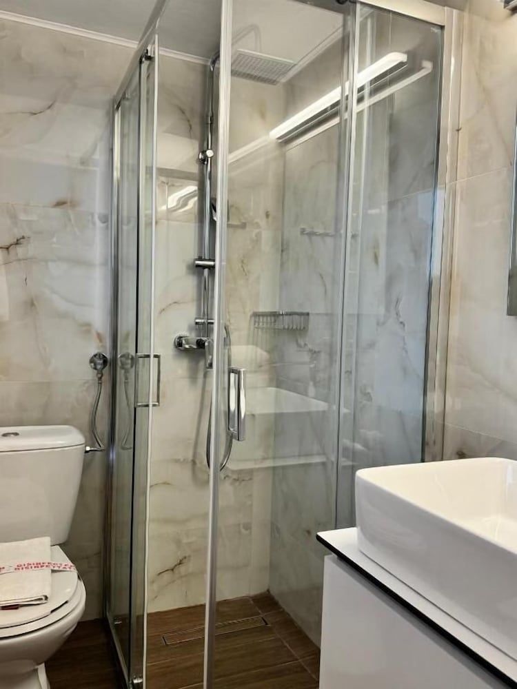 Vasilios Marinos Rooms Comfort Quadruple Room 7