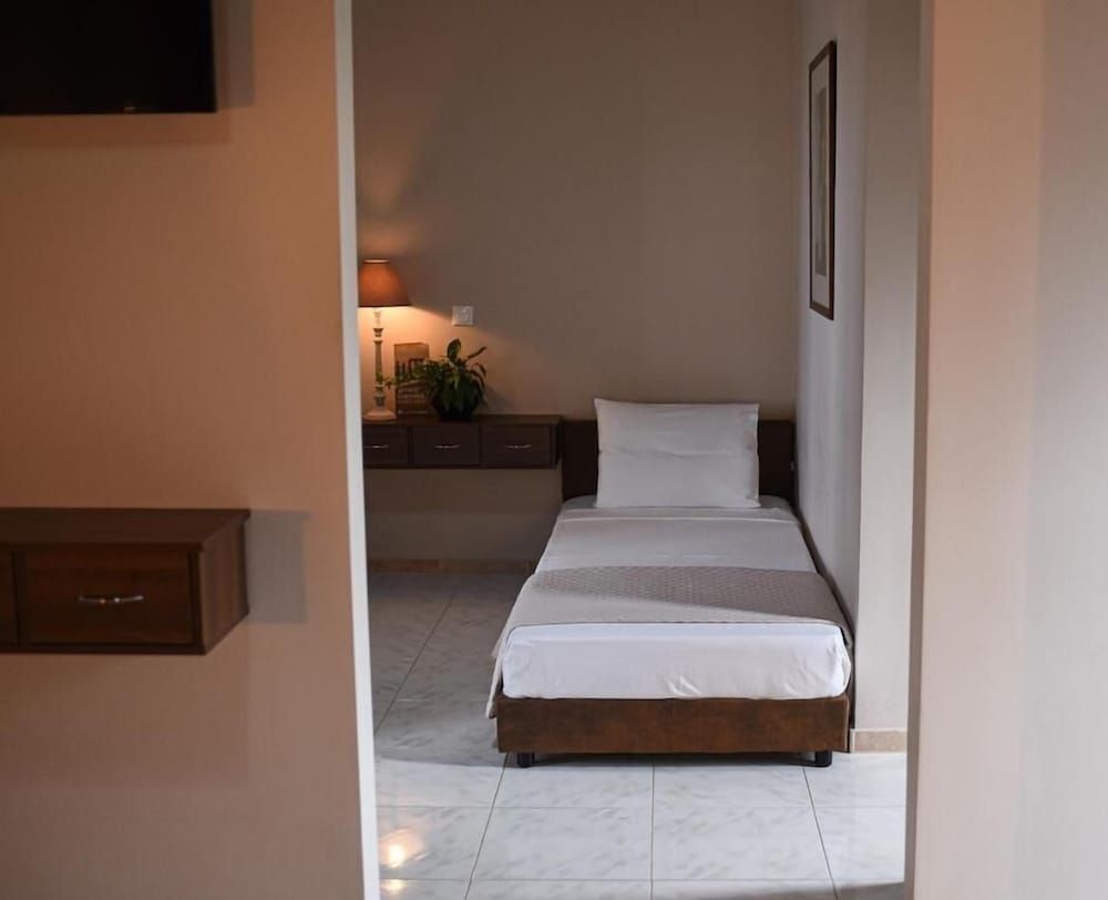 Vasilios Marinos Rooms Comfort Quadruple Room 11