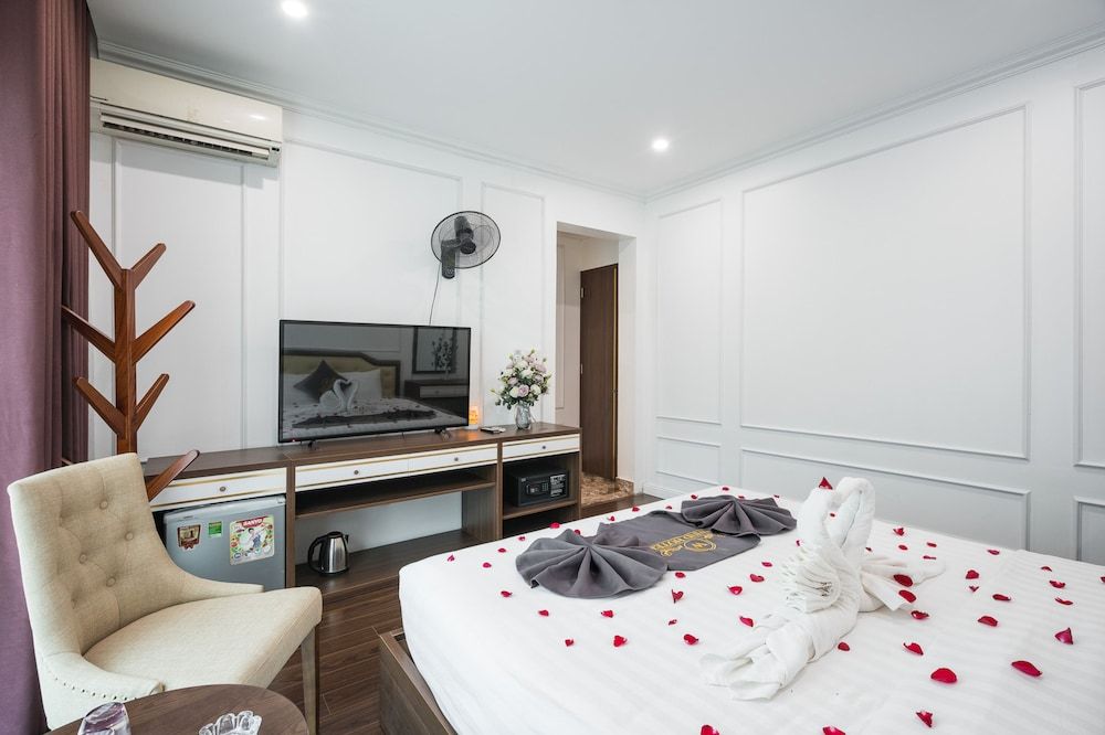 undefined Wind Hotel 5