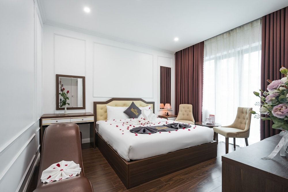 undefined Wind Hotel 4