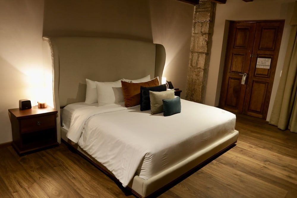 Hotel Morelia Boutique Villa Italia Deluxe Room 8