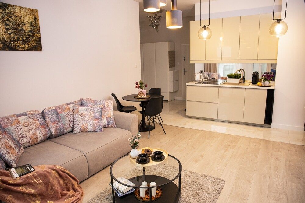 Easy Rent Nieruchomości - DESIRE Design Apartment 5