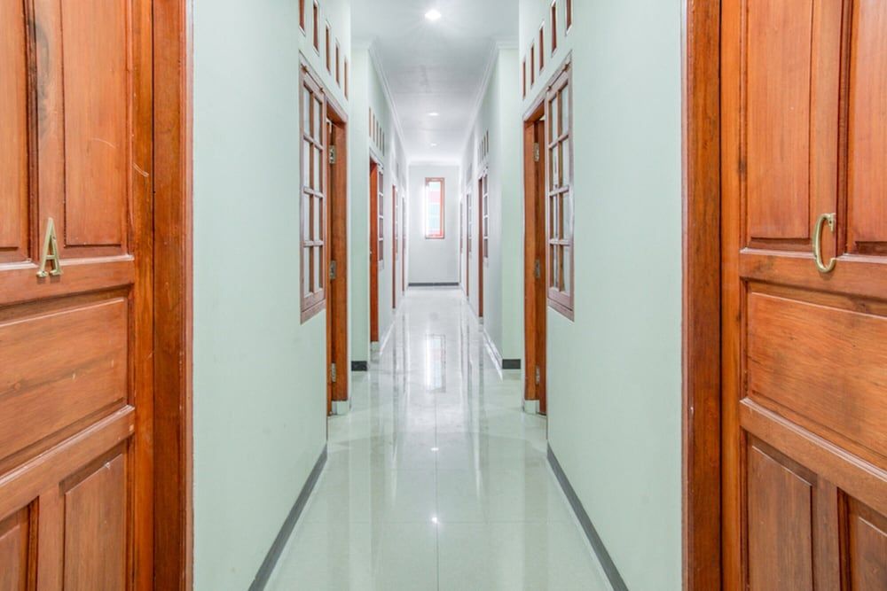 undefined RedDoorz near Taman Mini Jakarta 10