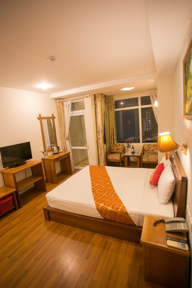 Golden Sea Hotel Nha Trang Deluxe Double Room, 1 Bedroom, Balcony, City View 2