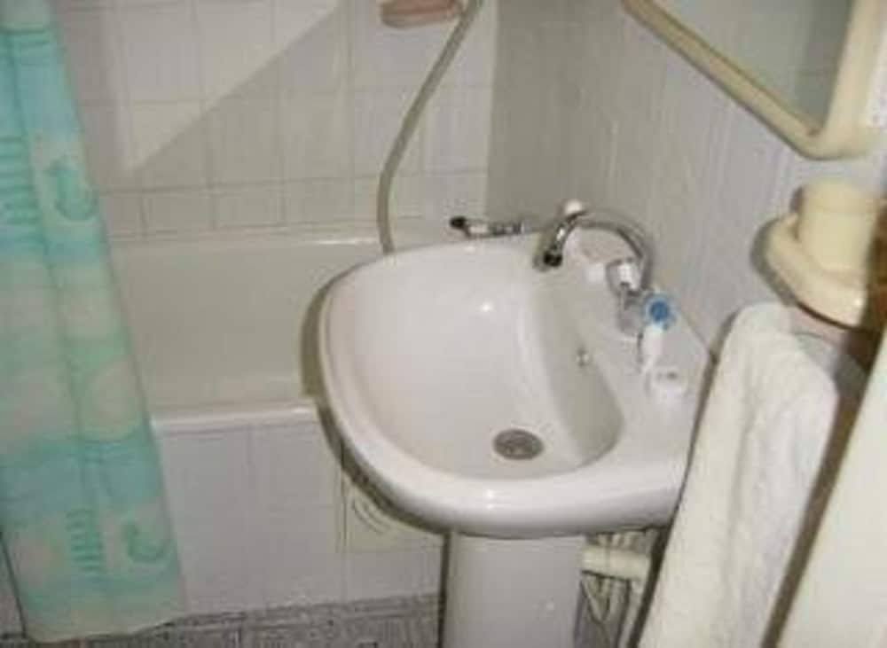 Hôtel Frantz Fanon Single Room 4